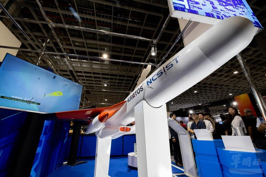 中科院與Kratos合作推出勁蜂四型無人機：使靶機不只是靶機，更是攻擊無人機